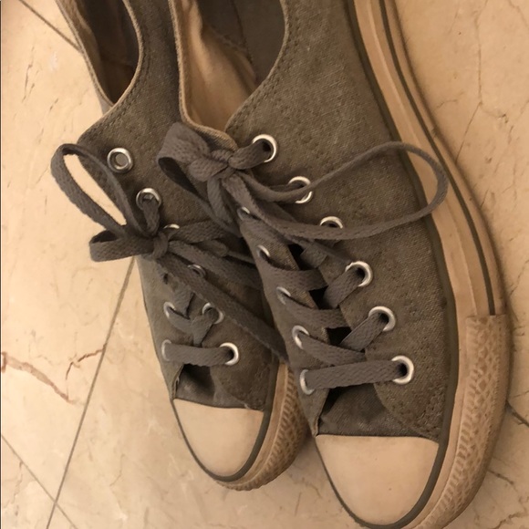 Gray Low top converses size 8 - Picture 4 of 7